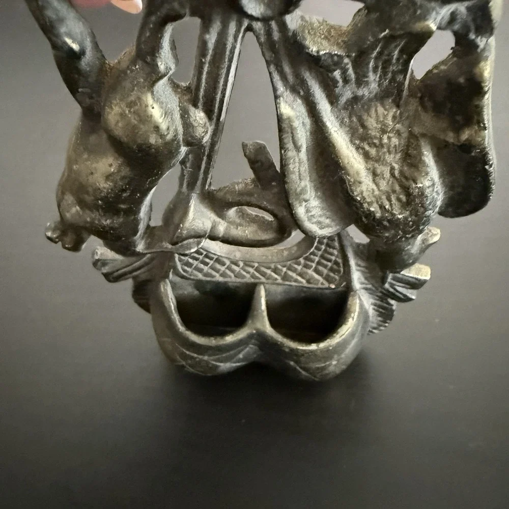 Vintage Cast Metal Match Safe Wall Pocket Old English Hunting Decor Game Bag‎